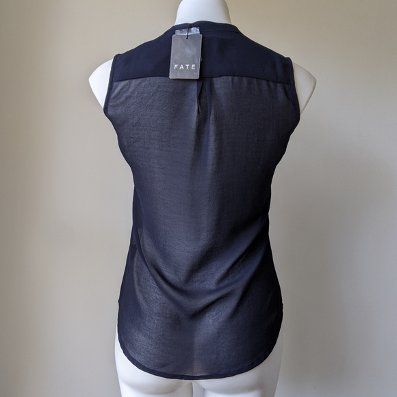 🌼 FATE Alameda PinTuck Button up V-Neck Blouse, Navy XS NWT - Picture 6 of 6